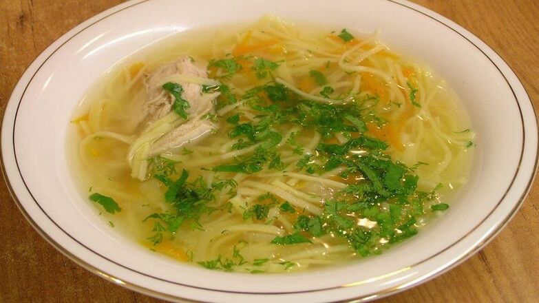 Sopa de fideos con pollo para la gastritis